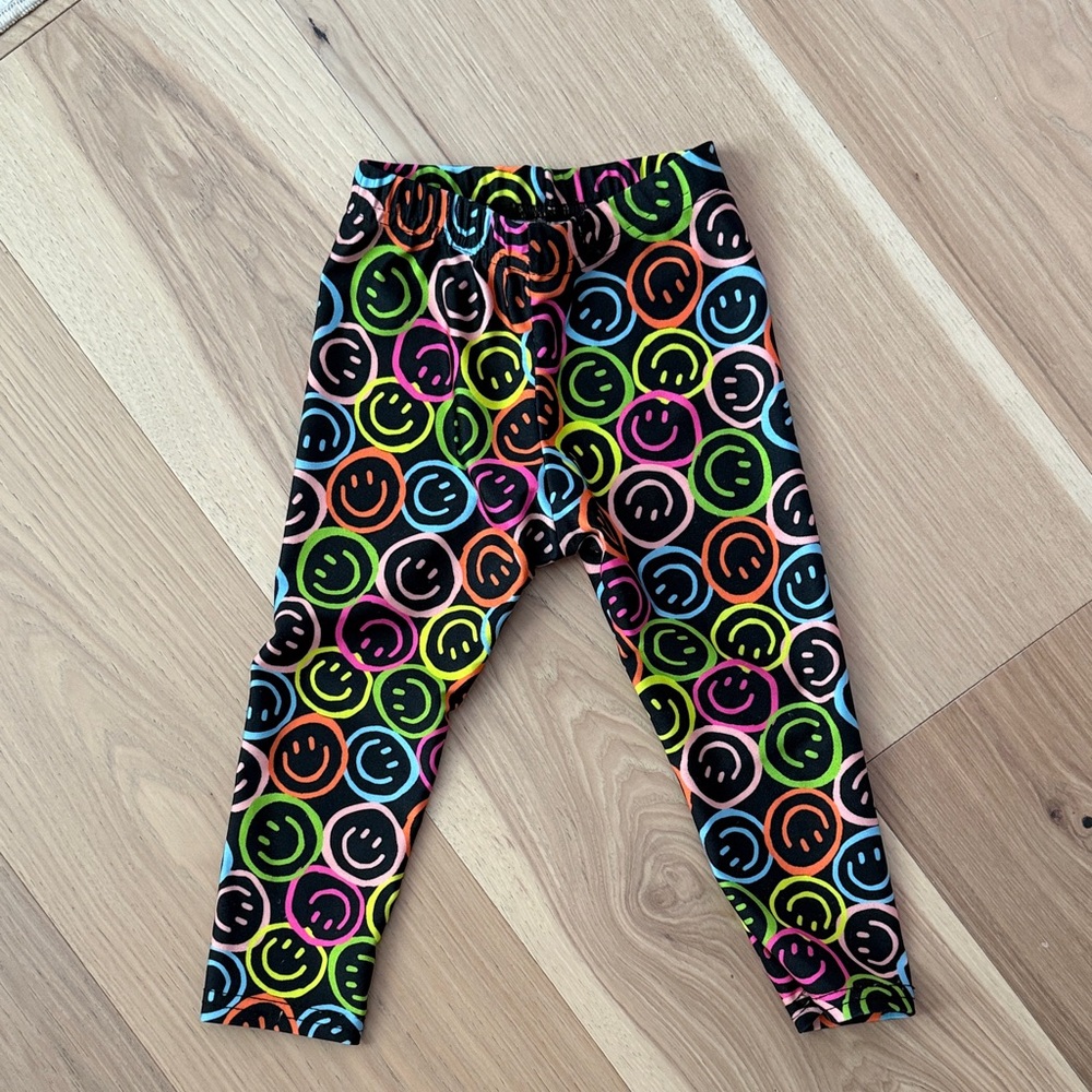 Dori Creations Smiley Face leggings in 18-24m